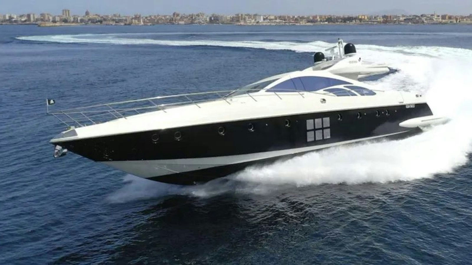 Azimut 86, 26.2 m Azimut 86S charter yacht