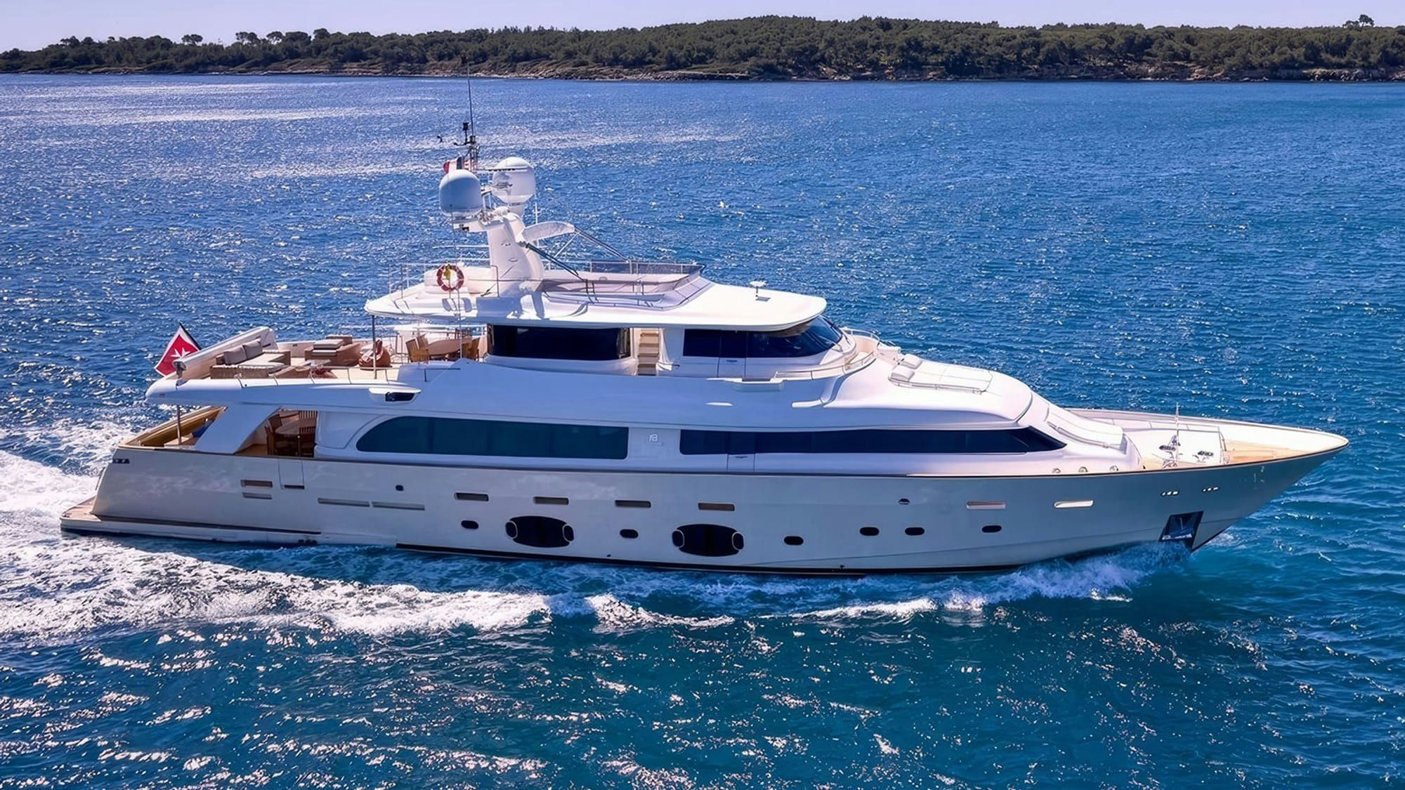 Best Off, 33 m Ferretti charter yacht