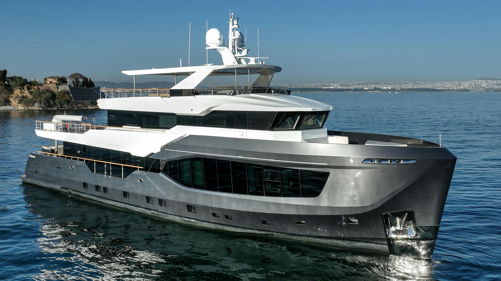 One Zero, 36.9 m Numarine charter yacht