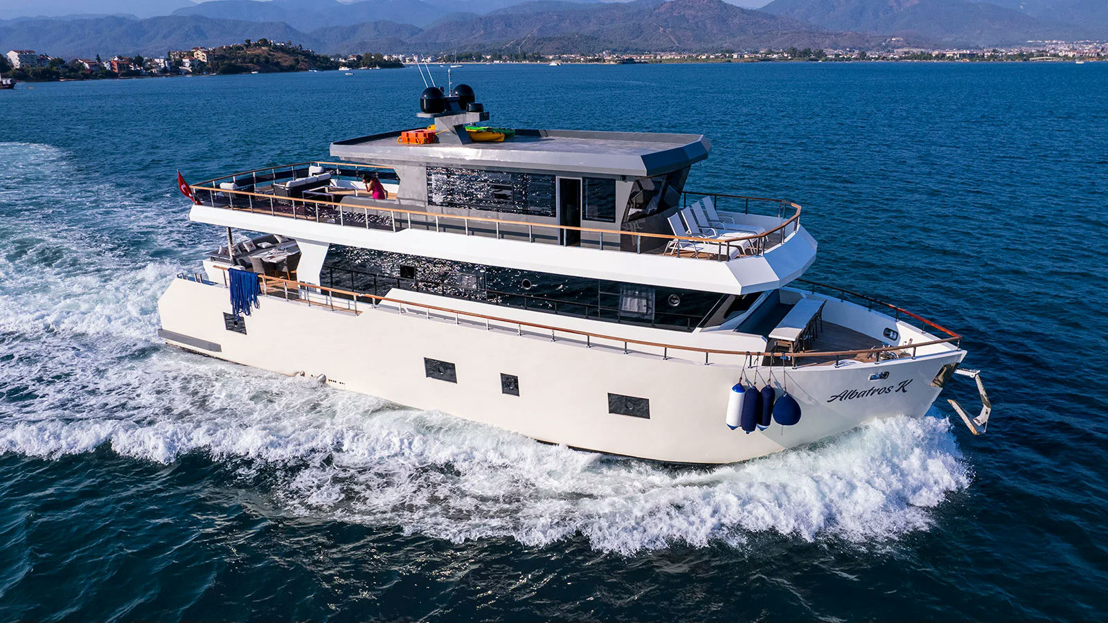 Albatros Explorer, 26 m charter yacht
