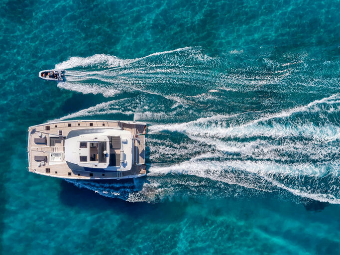 Christal Mio, 20 m Fountaine Pajot charter yacht