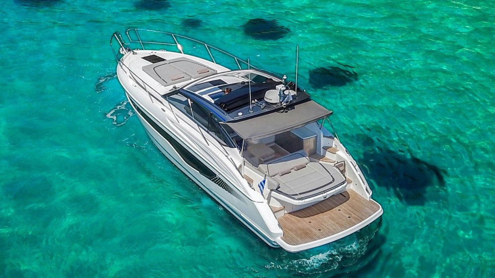 Ima, 13 m Princess V40 charter yacht