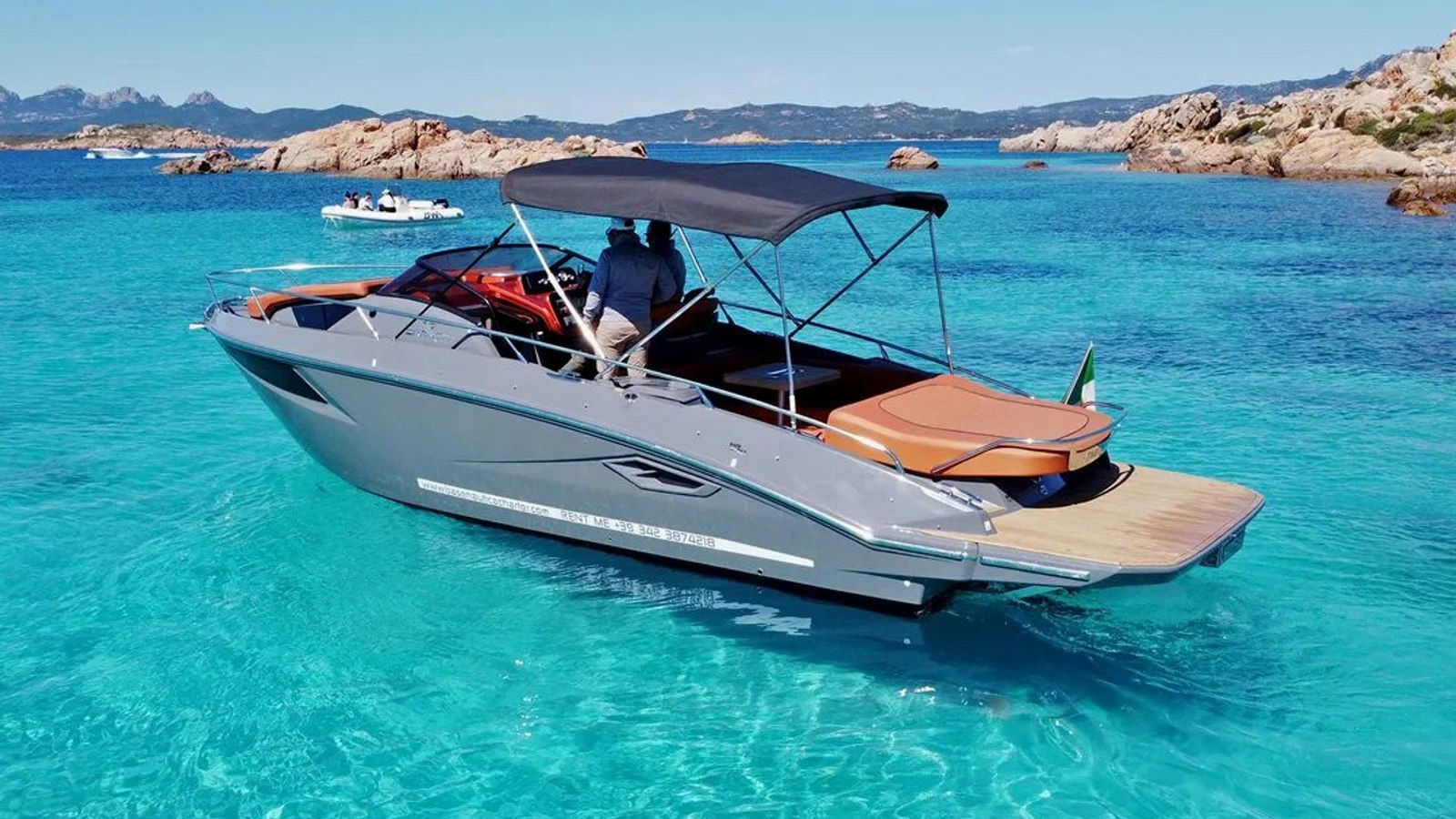 Cranchi E30 Endurance, 9.9 m Cranchi E30 Endurance charter yacht