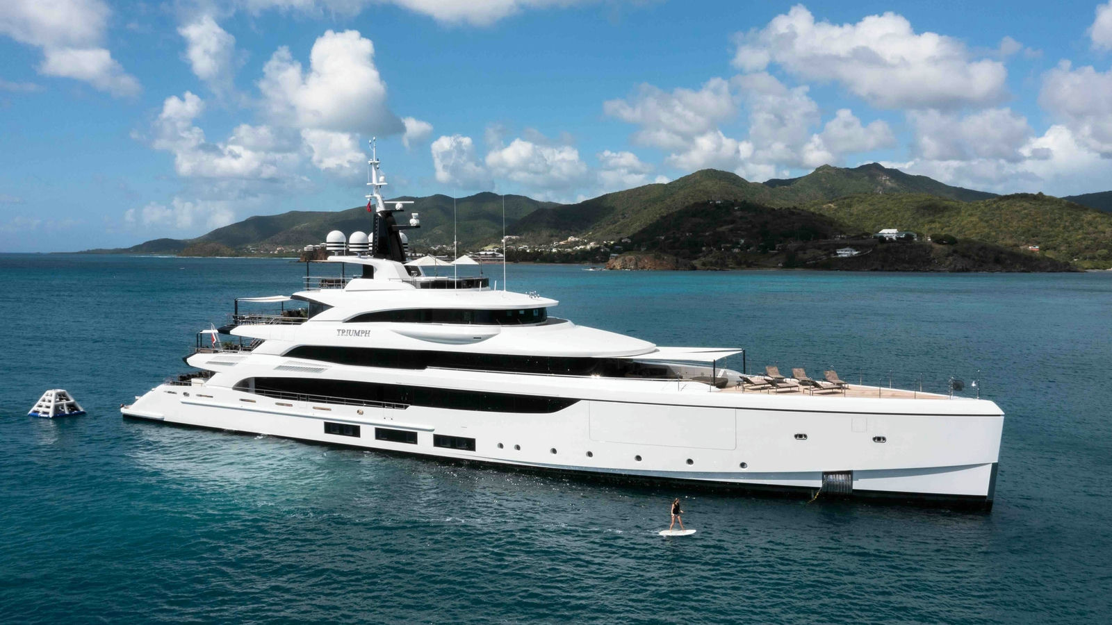 Triumph, 65.4 m Benetti charter yacht