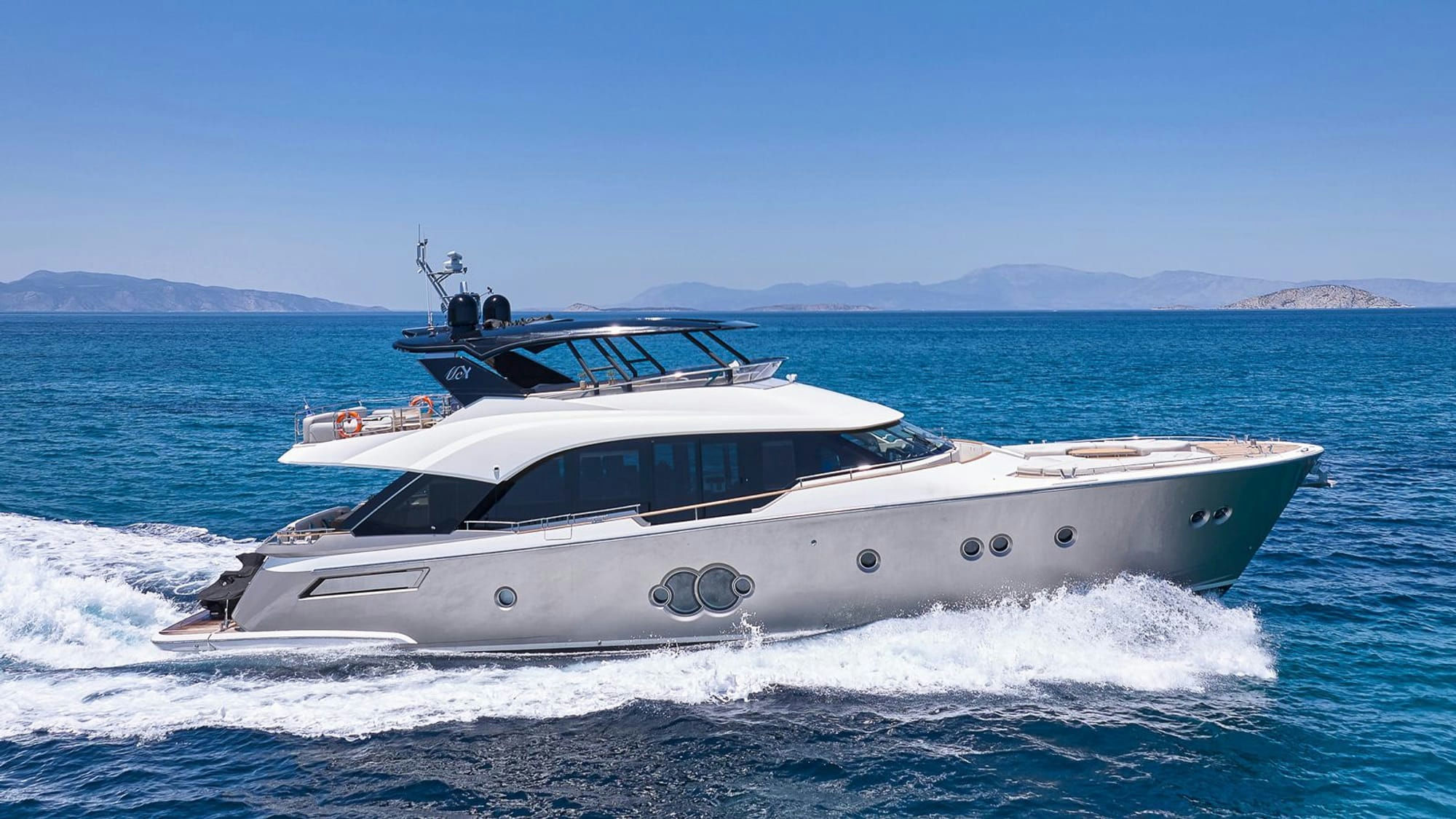 Nayla, 24.6 m Monte Carlo Yachts charter yacht