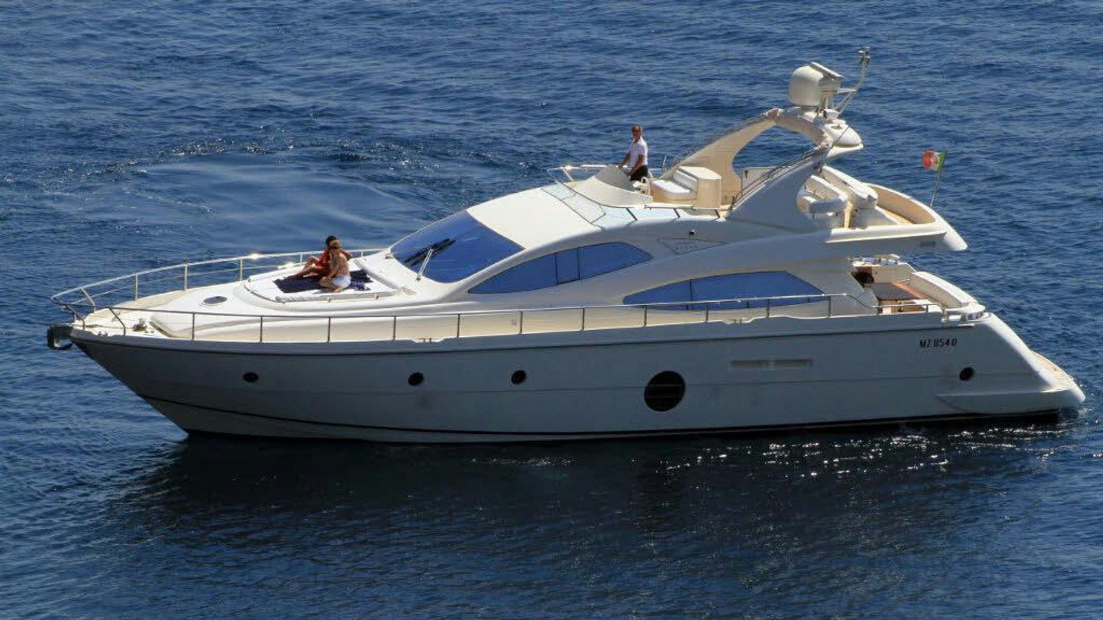 Aicon 64 Fly, 20 m Aicon 64 Flybridge charter yacht
