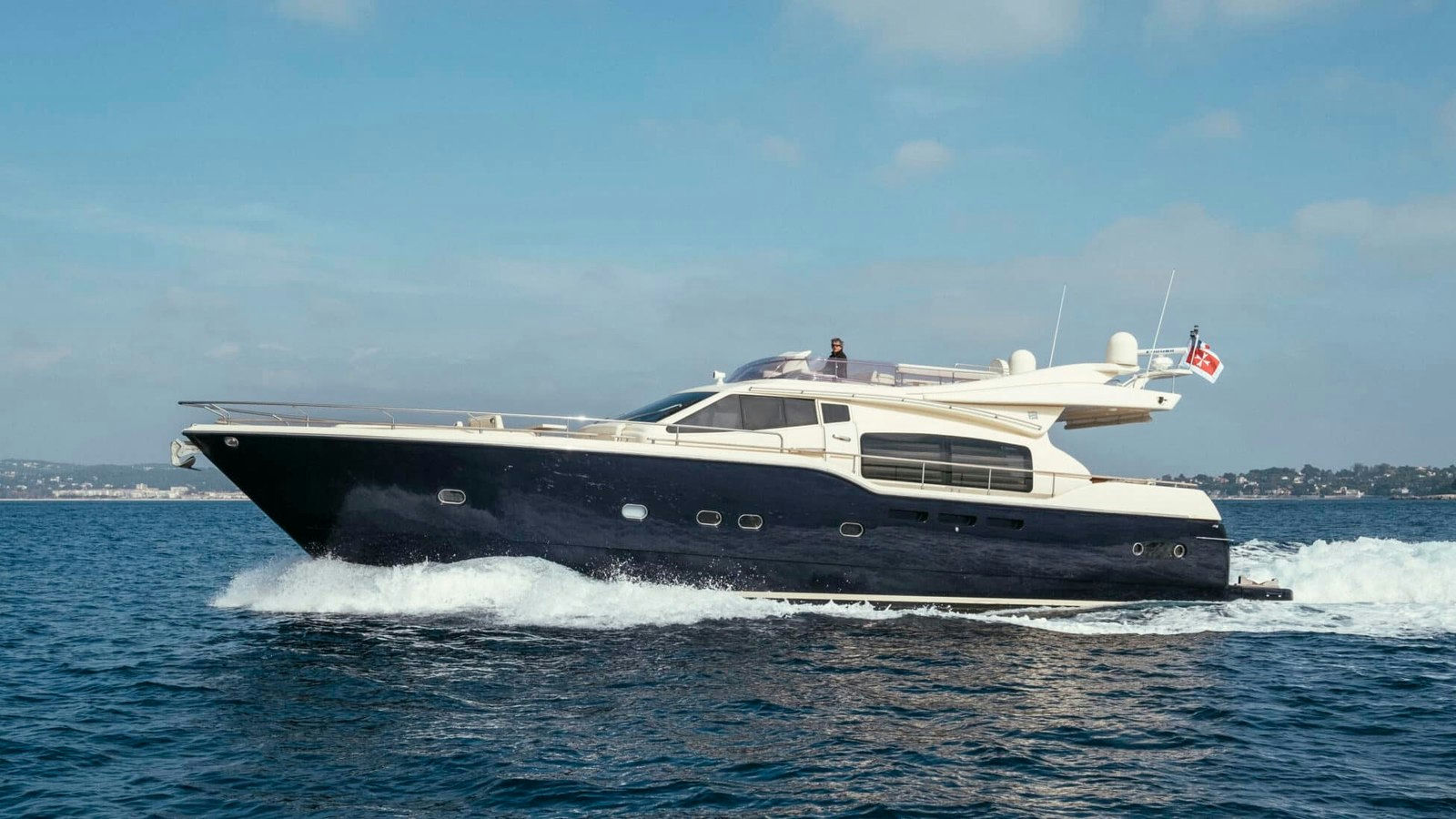 To Escape, 21 m Ferretti Altura 690 charter yacht