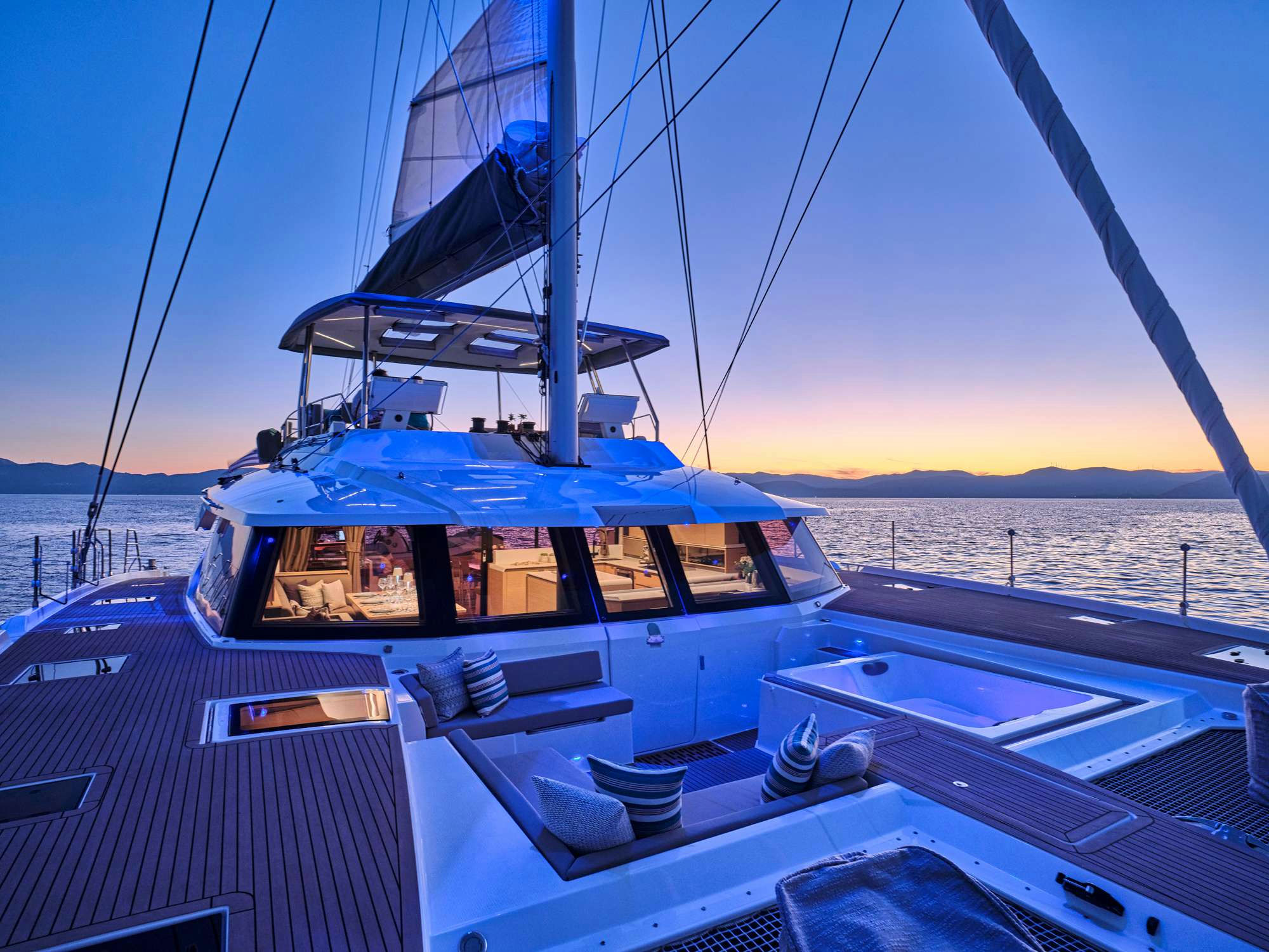 Sunmoon, 20 m Fountaine Pajot charter yacht