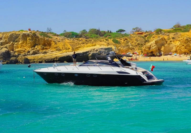 DREAM, 16.8 m Princess V55 charter yacht
