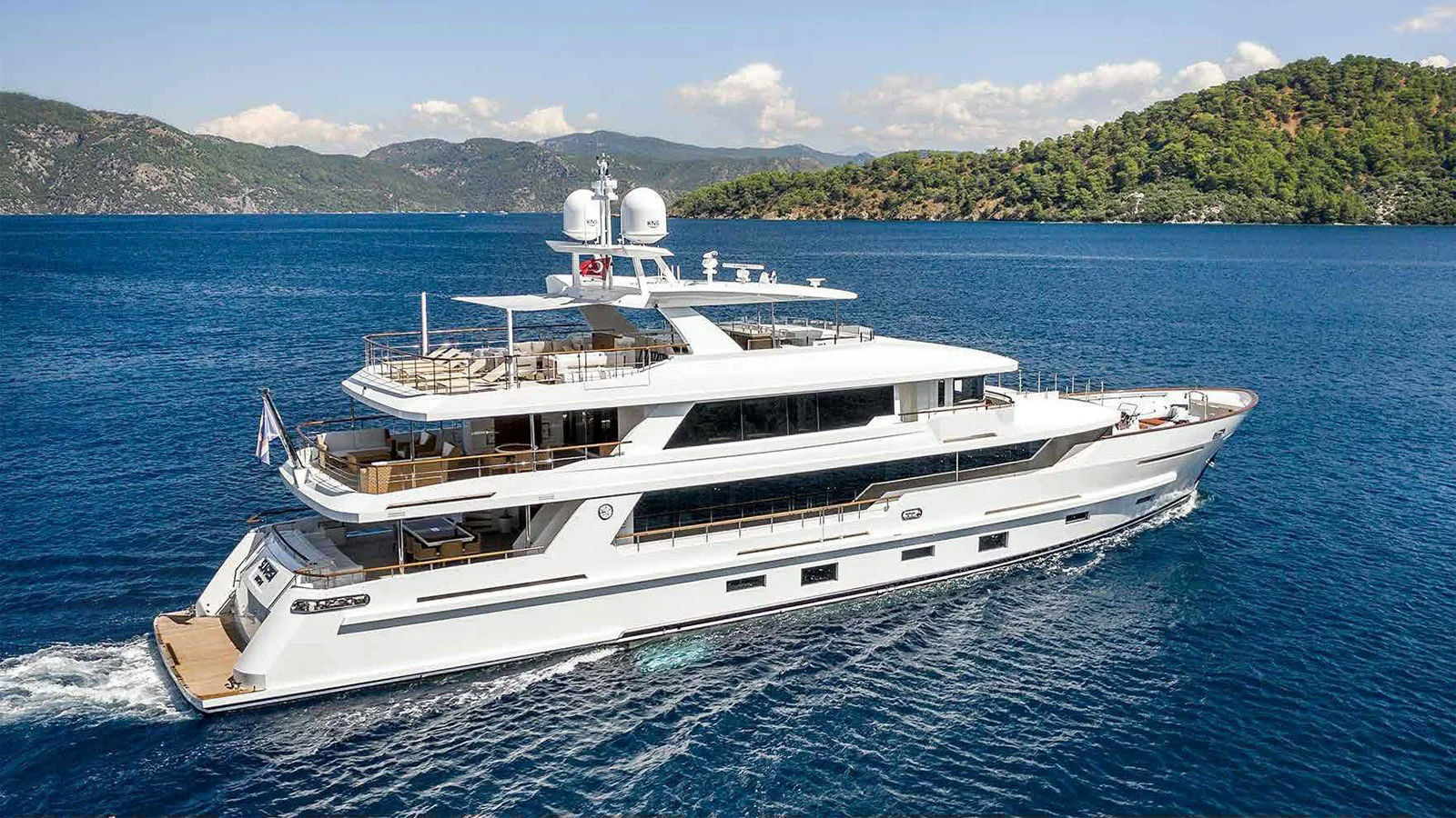 Sunrise, 43 m charter yacht
