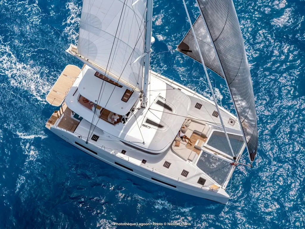 Lagoon 55, 16.8 m charter yacht