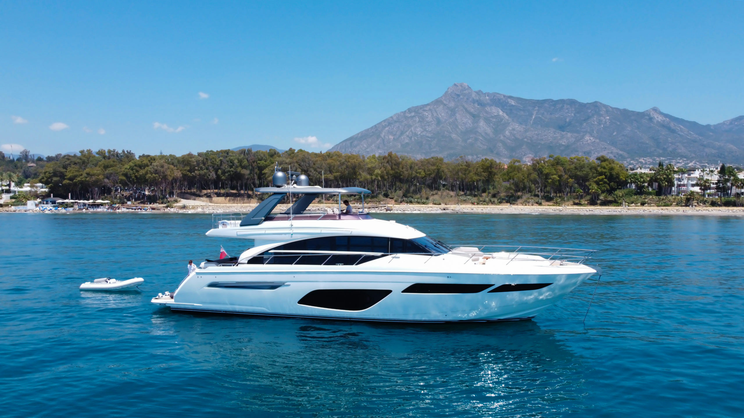 Princess F70, 21 m Princess F70 charter yacht